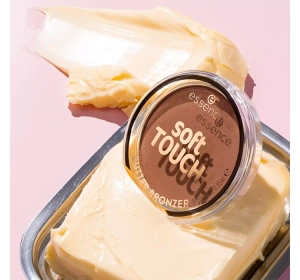 Essence Soft Touch Butter Bronzer puder brązujący 10 Whipped Buttercup 10 g